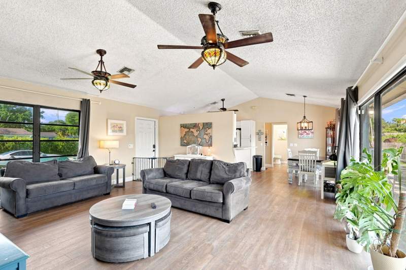 3 bedroom Single Family Residence at 9179 Honeywell Road, Tropical Country Estates, Lake Worth — photo 5