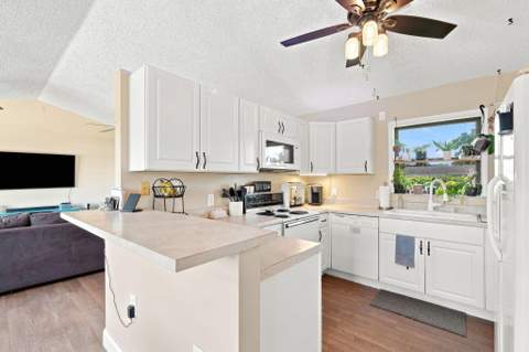 9179 Honeywell Road, Lake Worth FL - photo 9 of 28