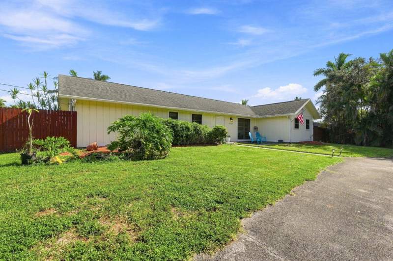 3 bedroom Single Family Residence at 9179 Honeywell Road, Tropical Country Estates, Lake Worth — photo 2