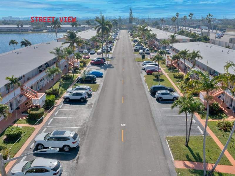 1 bedroom Stock Cooperative at 1000 SW 11th Avenue #12A Bldg E, Rolen Lake Gardens Co-Op, Hallandale Beach — photo 2