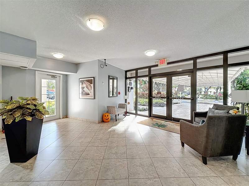 3 bedroom Condominium at 545 Oaks Lane #410, No 68 Palm-Aire Country Club, Pompano Beach — photo 3