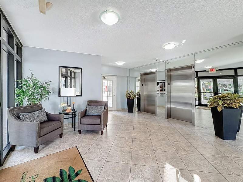 3 bedroom Condominium at 545 Oaks Lane #410, No 68 Palm-Aire Country Club, Pompano Beach — photo 4