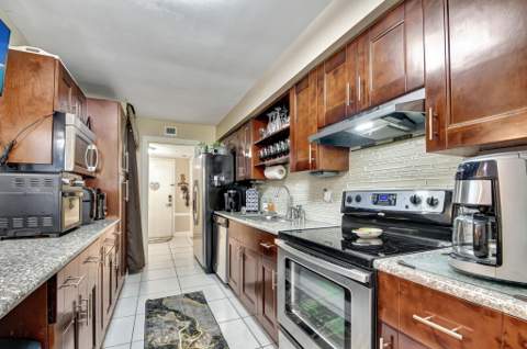 4702 Fountains Drive #105, Lake Worth FL - photo 6 of 36