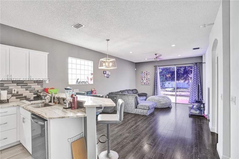 3 bedroom Single Family Residence at 4824 NW 19th Street, Lyons West, Coconut Creek — photo 5