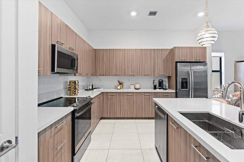 3 bedroom Single Family Residence at 17429 SW 41st Street, Tuscan Isles, Miramar — photo 5