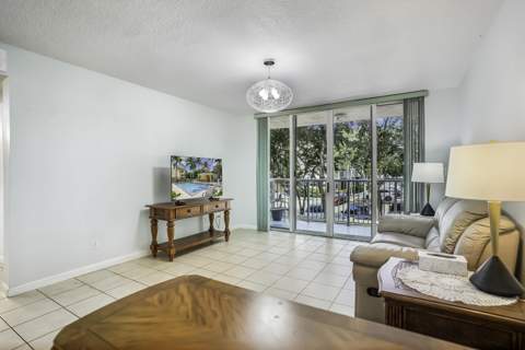609 E Sheridan Street #208, Dania Beach FL - photo 19 of 24