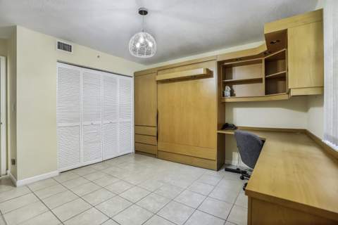 609 E Sheridan Street #208, Dania Beach FL - photo 23 of 24
