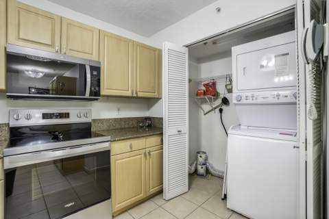 609 E Sheridan Street #208, Dania Beach FL - photo 16 of 24