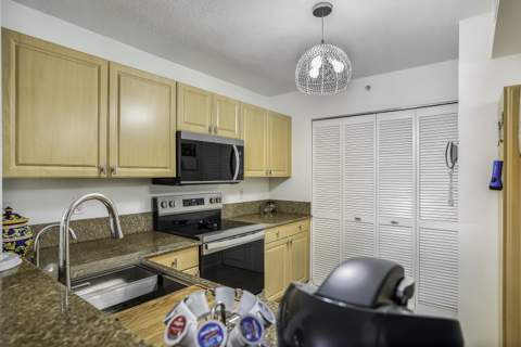 609 E Sheridan Street #208, Dania Beach FL - photo 14 of 24