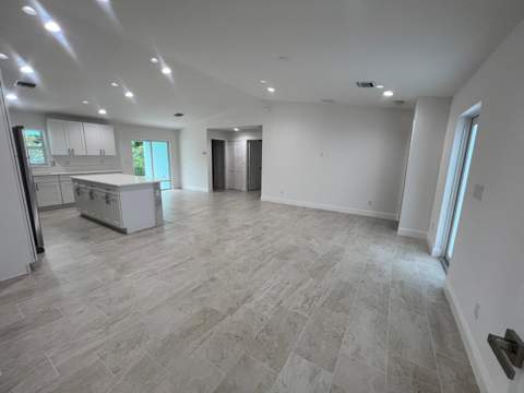 5913 Seagrape Drive, Fort Pierce FL - photo 12 of 27