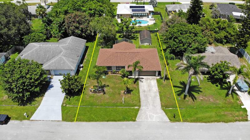 3 bedroom Single Family Residence at 471 SE Lancaster Avenue, Port St Lucie Section 13, Port St. Lucie — photo 2