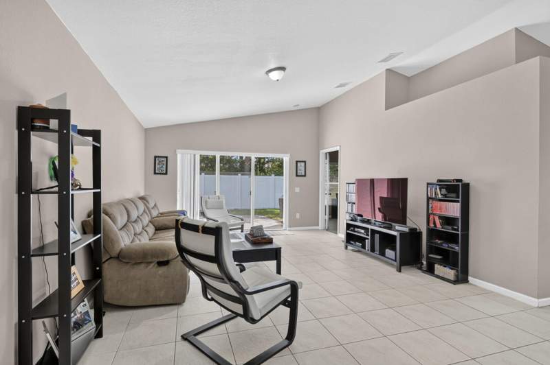 3 bedroom Single Family Residence at 5088 Northern Lights Drive, Nautica Isles 3, Greenacres — photo 4