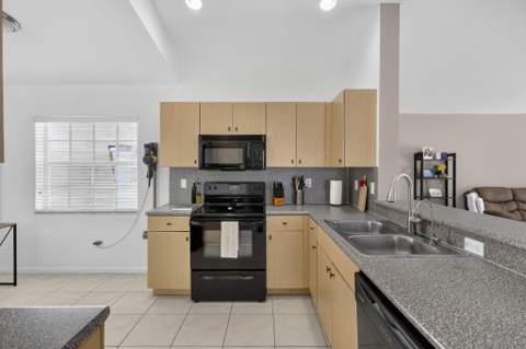 5088 Northern Lights Drive, Greenacres FL - photo 11 of 50