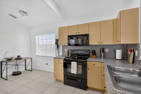 5088 Northern Lights Drive, Greenacres FL - photo 12 of 50
