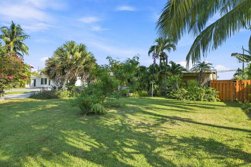 3 bedroom Single Family Residence at 2511 NE 12th Court, Avalon Garden Estates, Pompano Beach — photo 2
