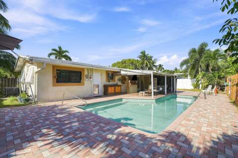 2511 NE 12th Court, Pompano Beach FL - photo 15 of 40