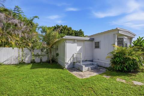 1823 SW College Street, Stuart FL - photo 6 of 48