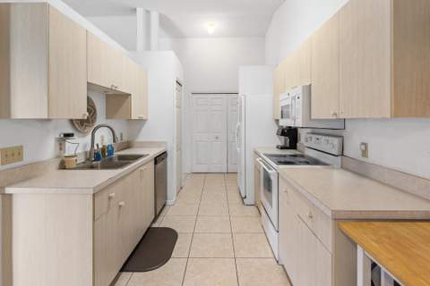 1526 SW Santander Avenue, Port St. Lucie FL - photo 10 of 30