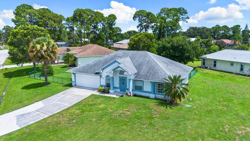 4 bedroom Single Family Residence at 1526 SW Santander Avenue, Port St Lucie Section 17, Port St. Lucie — photo 3