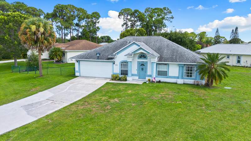 4 bedroom Single Family Residence at 1526 SW Santander Avenue, Port St Lucie Section 17, Port St. Lucie — photo 2
