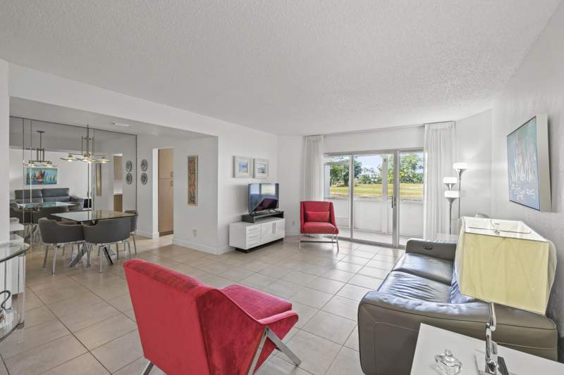 2 bedroom Condominium at 3871 Via Poinciana #104, Poinciana Place Condo 1,2,8 And 9, Lake Worth — photo 3