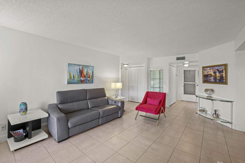 2 bedroom Condominium at 3871 Via Poinciana #104, Poinciana Place Condo 1,2,8 And 9, Lake Worth — photo 5