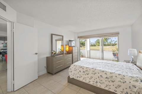 3871 Via Poinciana #104, Lake Worth FL - photo 10 of 28