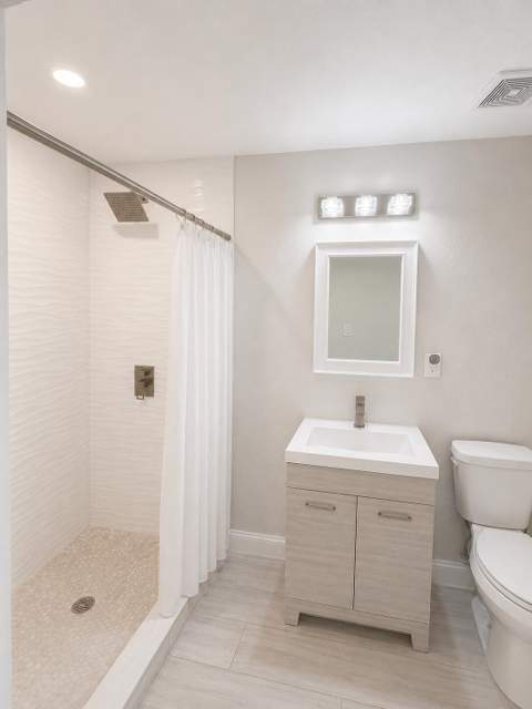 4730 NE 3rd Avenue, Oakland Park FL - photo 10 of 13