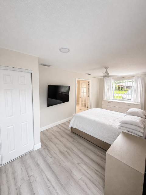 4730 NE 3rd Avenue, Oakland Park FL - photo 12 of 13