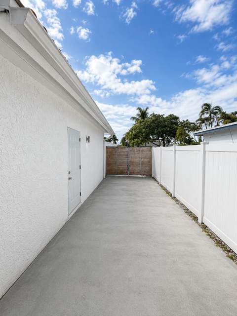 4730 NE 3rd Avenue, Oakland Park FL - photo 13 of 13