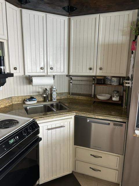 4050 N Ocean Drive #1509, Lauderdale-By-The-Sea FL - photo 11 of 35