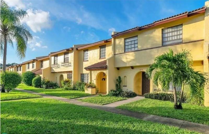 3 bedroom Condominium at 2760 NW 47th Lane #2805, Colonies Two Condo, Lauderdale Lakes — photo 2