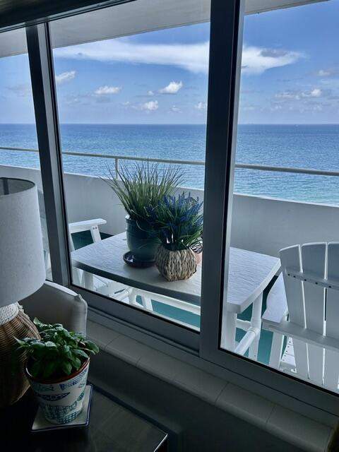4050 N Ocean Drive #1509, Lauderdale-By-The-Sea FL - photo 10 of 35