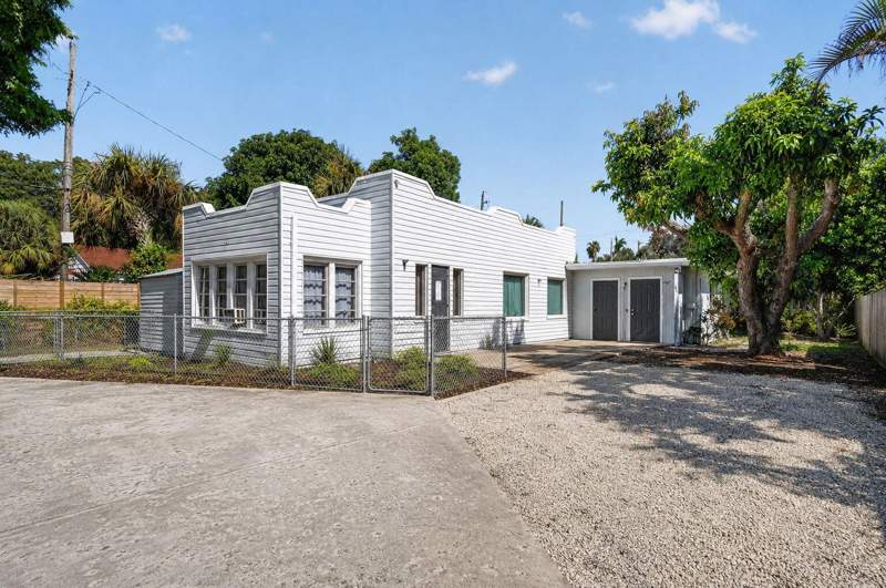 6 bedroom Single Family Residence at 633 Franklin Road, HILLSIDE PARK, West Palm Beach — photo 3