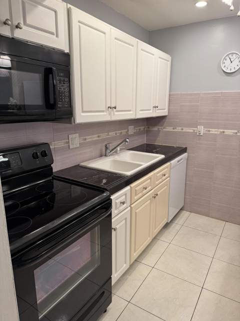 632 Snug Harbor Drive #D6, Boynton Beach FL - photo 10 of 33