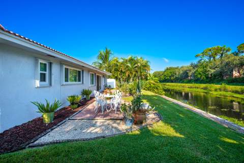 1315 SW 25th Avenue, Boynton Beach FL - photo 9 of 43