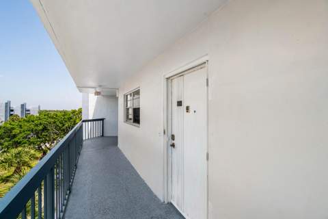 6500 NW 2nd Avenue #513, Boca Raton FL - photo 7 of 41