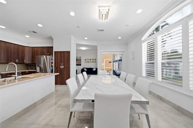 4 bedroom Single Family Residence at 4916 SW 38th Way, Mapleridge, Fort Lauderdale — photo 2