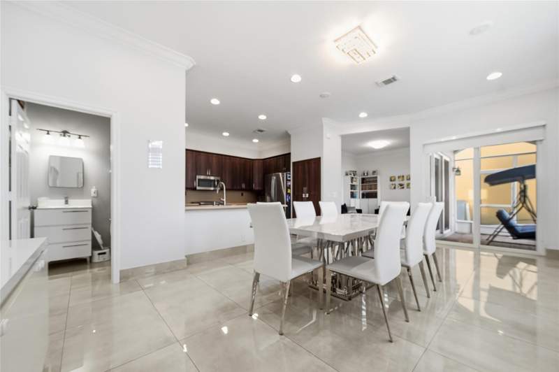 4 bedroom Single Family Residence at 4916 SW 38th Way, Mapleridge, Fort Lauderdale — photo 3