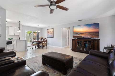 8621 NW 3rd Street, Pembroke Pines FL - photo 6 of 51
