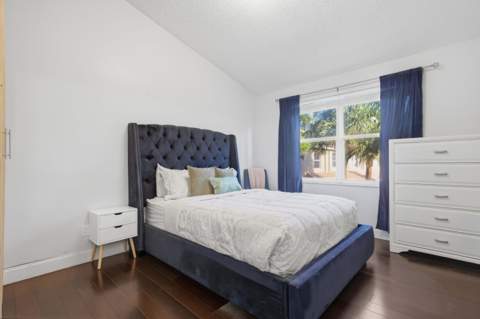 12207 SW 6th Street, Pembroke Pines FL - photo 7 of 25