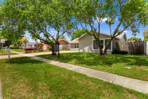 8621 NW 3rd Street, Pembroke Pines FL - photo 11 of 51