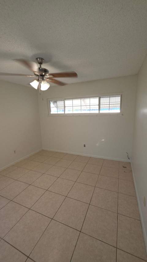 2950 SE San Jeronimo Road, Port St. Lucie FL - photo 6 of 34