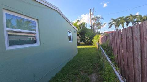 911 NE 58th Street, Oakland Park FL - photo 17 of 19