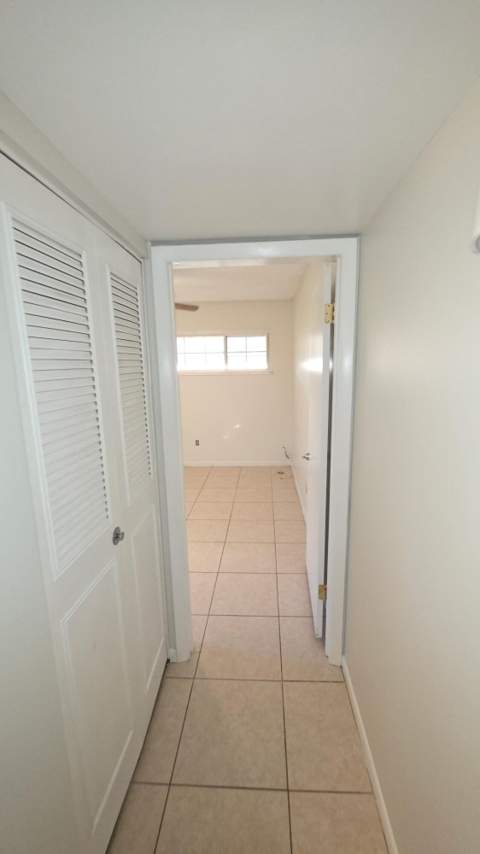 2950 SE San Jeronimo Road, Port St. Lucie FL - photo 7 of 34