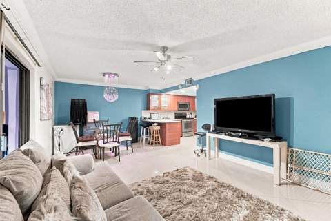 6 Spinning Wheel Lane, Tamarac FL - photo 24 of 25