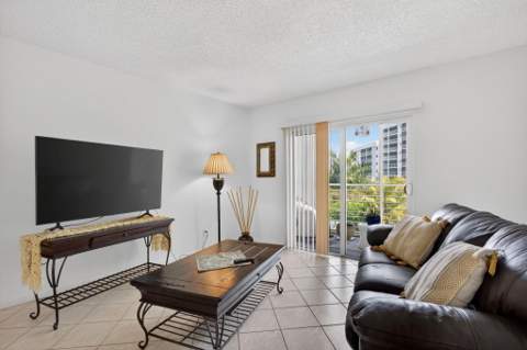 2731 NE 14th St Causeway #405, Pompano Beach FL - photo 8 of 42