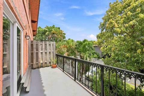 640 Tennis Club Drive #307, Fort Lauderdale FL - photo 6 of 14