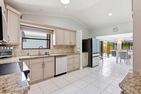 2390 NW 15TH Street, Delray Beach FL - photo 8 of 32