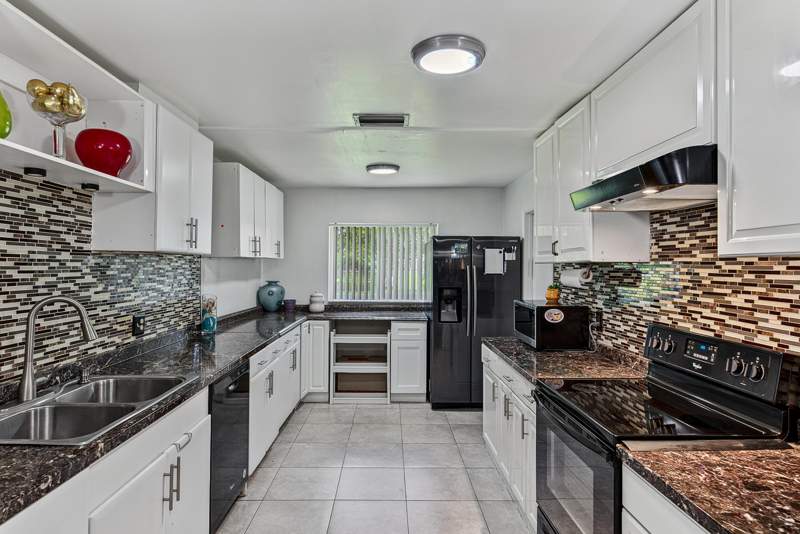 2 bedroom Single Family Residence at 7190 NW 10th Court, Paradise Gardens Sec 4, Margate — photo 3